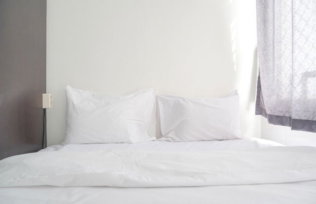 Simple And Comfy 1Br Permata Eksekutif Apartment - Foto 1
