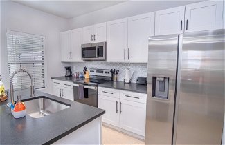 Photo 2 - Brand NEW 6 Stylish 3BR Near Exciting Downtown
