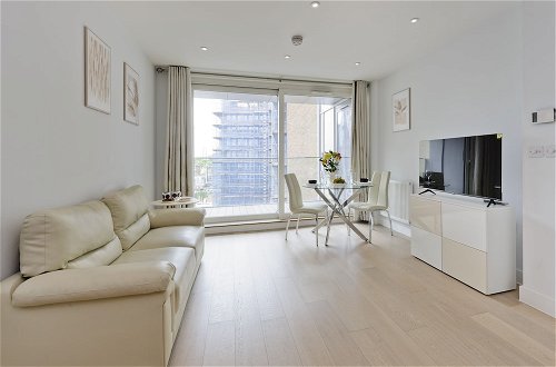Photo 16 - Spacious Flat Near South Bank by Underthedoormat