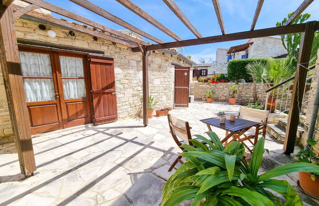 Aphrodite's Pool Retreat - Photo 19