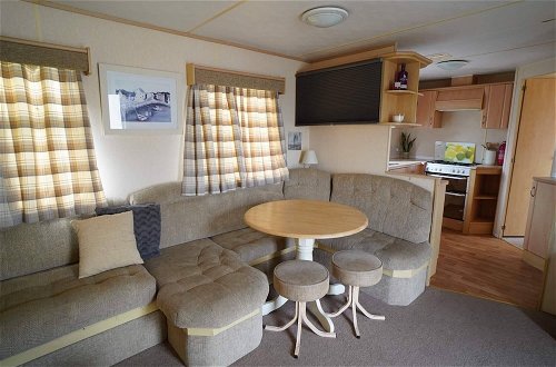 Photo 9 - Pets go Free Family 3 Bed Caravan With Decking