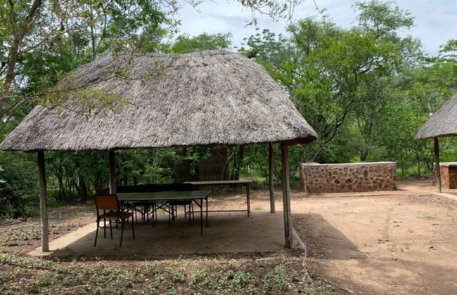Charming Bush Chalet 1 on This World Renowned Eco Site 40 Minutes From Vic Falls Fully Catered Stay - 1975 - Foto 19