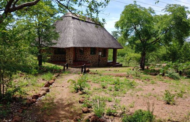 Charming Bush Chalet 4 on This World Renowned Eco Site 40 Minutes From Vic Falls Fully Catered Stay - 1984 - Foto 11