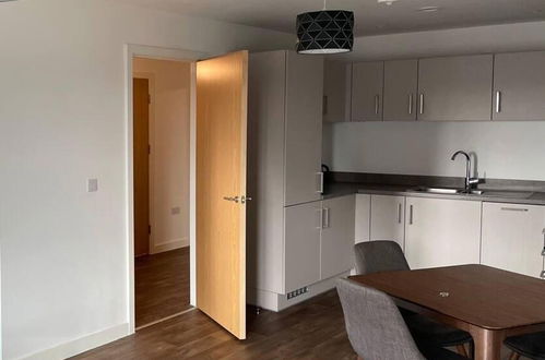 Photo 10 - Modern 1-bed Apartment in Birmingham