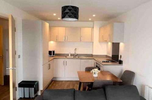 Photo 7 - Modern 1-bed Apartment in Birmingham