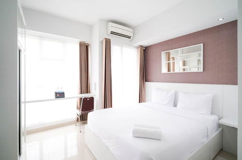 Foto 5 - Cozy Stay And Modern Studio Apartment At Taman Melati Surabaya