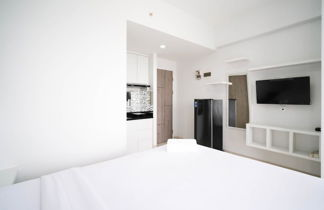 Foto 1 - Cozy Stay And Modern Studio Apartment At Taman Melati Surabaya