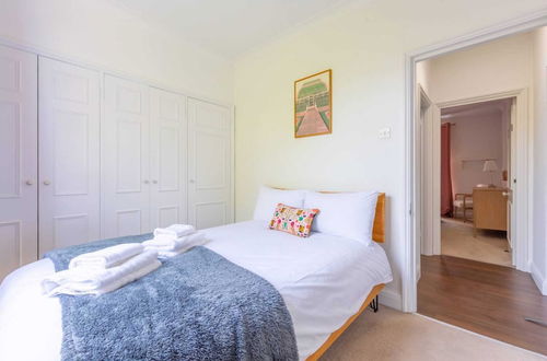 Photo 3 - Charming & Central 2BD Flat - Islington