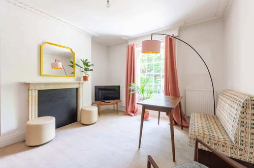 Photo 16 - Charming & Central 2BD Flat - Islington