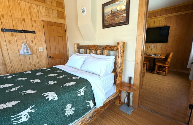 Yellowstone's Treasure Cabins - Foto 25