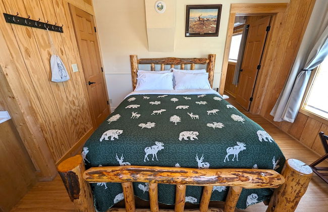 Yellowstone's Treasure Cabins - Foto 23