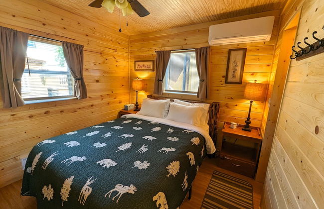 Yellowstone's Treasure Cabins - Foto 15