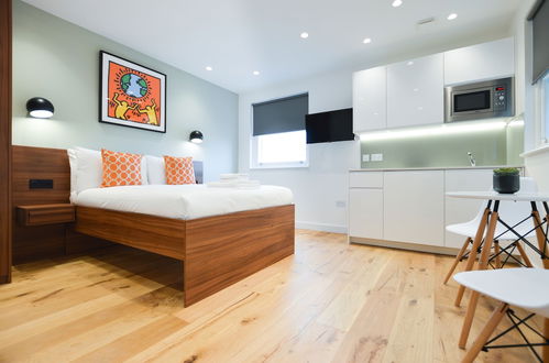 Photo 11 - Shepherds Bush Green Serviced Apartments by Concept Apartments