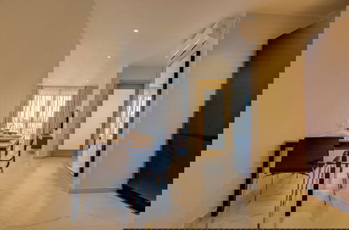 Foto 35 - Mayfair by Premier Suites MT
