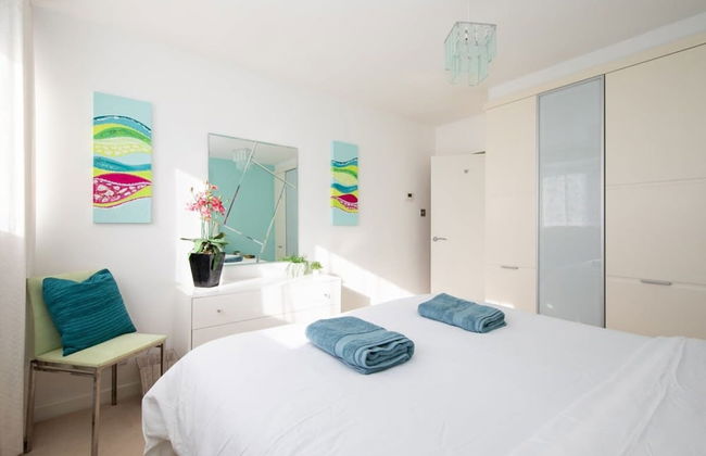 Sunny Modern Nr Beach Village w Parking - Foto 48