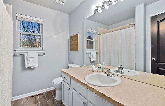 Spacious Home W/ Fun Amenities | Lake & Mtn Views - Foto 18