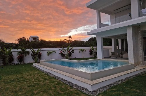 Photo 36 - Sunset Villa with Infinity Pool