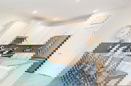Foto 15 - Storey Lake Resort 8br Cozy Home With Private Theater, Pool And Spa 2874