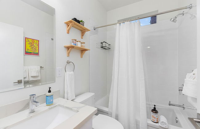 Cozy Oasis in the heart of Capitol Hill - Photo 14