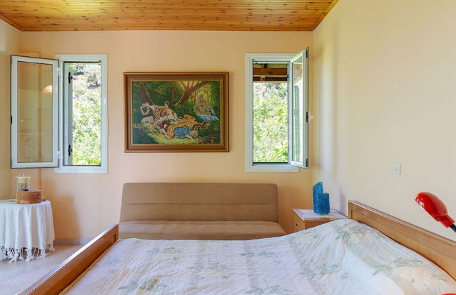 Secluded Holiday Home in Kalavrouza With Mountain Views,bbq - Foto 5