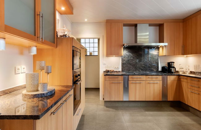 Beachfront Home With Sauna - Photo 15