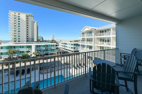 Foto 24 - Charming 2bd/1.5ba Beachfront Condo w/ Pool View