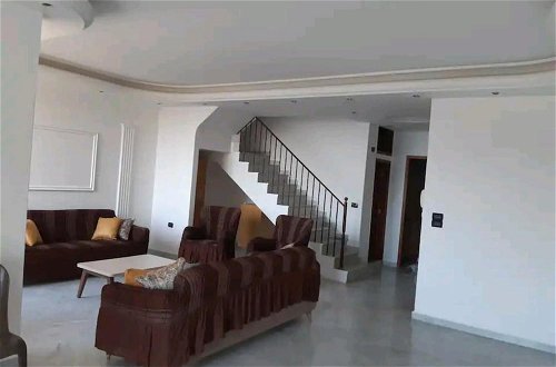 Photo 10 - Stunning 4-bed Apartment in Ain Saadeh
