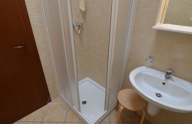 Nicely Furnished Apartment with AC near Beach - Foto 14
