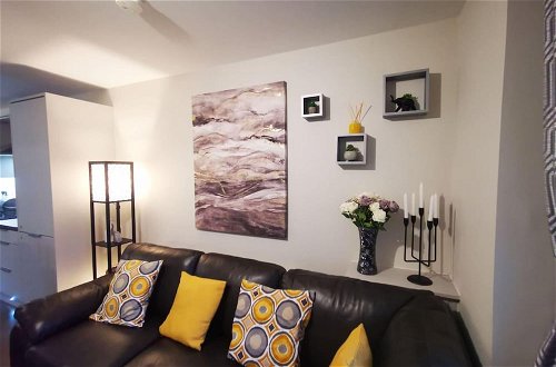 Photo 11 - Luxurious 2-bed Apartment in Belfast Centre