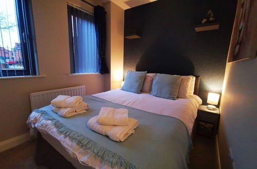 Photo 6 - Luxurious 2-bed Apartment in Belfast Centre