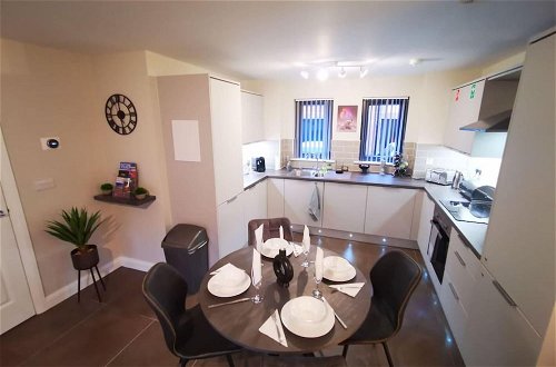 Photo 27 - Luxurious 2-bed Apartment in Belfast Centre