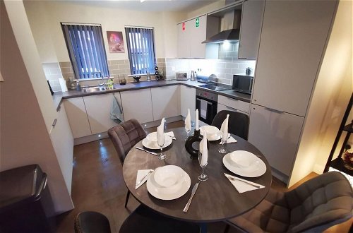 Photo 22 - Luxurious 2-bed Apartment in Belfast Centre