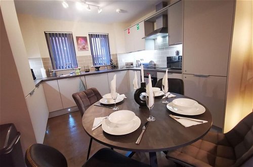 Photo 21 - Luxurious 2-bed Apartment in Belfast Centre