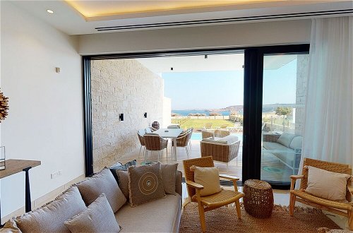 Photo 6 - Sanders Konnos Bay Athina - Breathtaking 6-bedroom Villa On the Beach Front