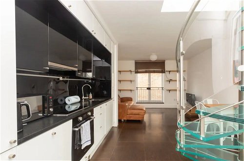 Foto 7 - Bright and Stylish 2 Bedroom House in Shoreditch