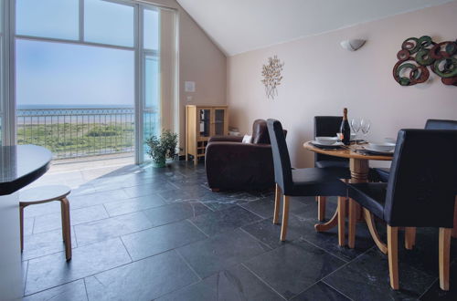 Photo 10 - Manor View - 1 Bedroom Apartment - Pendine