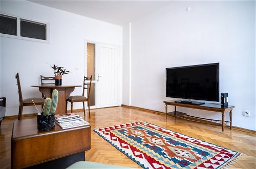Foto 4 - Spacious Flat With Central Location in Beyoglu
