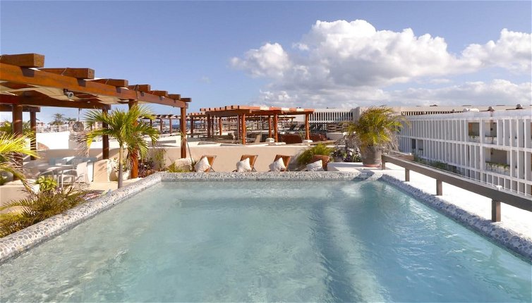 Photo 1 - Luxury 2BR PH With Private Pooldeck Steps Away From the Beach