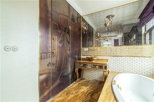 Foto 14 - Hotel Room in Historic Mansion in Beylerbeyi