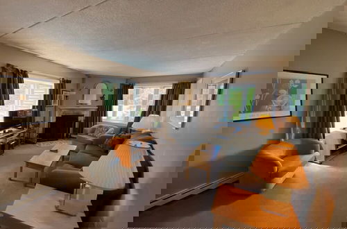 Foto 48 - Pico Village Resort by RedAwning