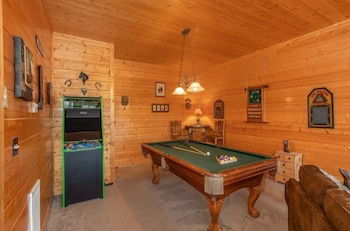 Foto 17 - Luxurious Nine Bears Home Minutes Away to Gatlinburg by Redawning