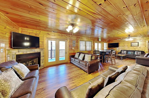 Photo 20 - Family Ties Lodge by Jackson Mountain Rentals