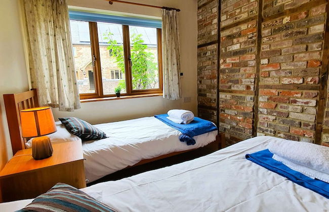 The Victorian Barn self catering holidays with pool & hot tubs - Foto 80
