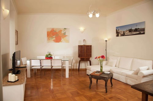 Photo 13 - Apartment near Piazza del Popolo & Villa Borghese