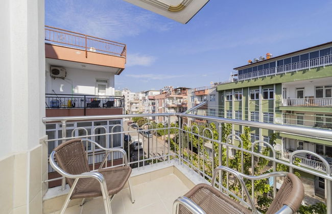 Capacious Flat With Terrace in Central Muratpasa - Foto 2