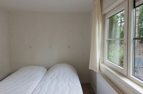 Foto 8 - Tidy Chalet With Dishwasher, Surrounded by Forest