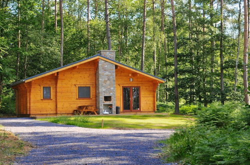 Foto 31 - Wooden Chalet With Wood Burning Stove