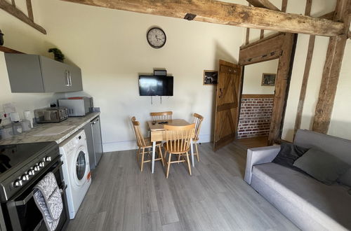 Photo 11 - The Cow Shed 2-bed Apartment in Bradwell on Sea