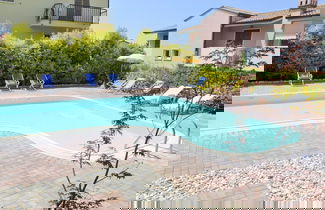 Foto 1 - Spacious Apartment With Garden