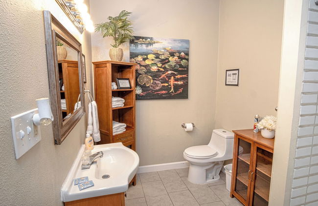 Large 3br/2ba Family Home W/patio Near Downtown! - Foto 16